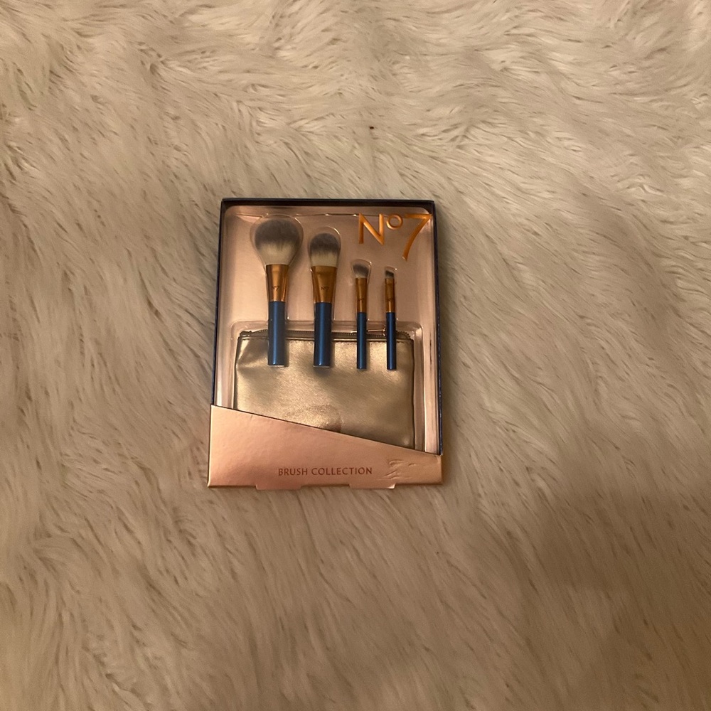 No7 Holiday Brush Collection 5 Piece Set